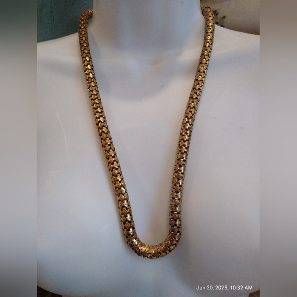 Serpentine Mesh Necklace